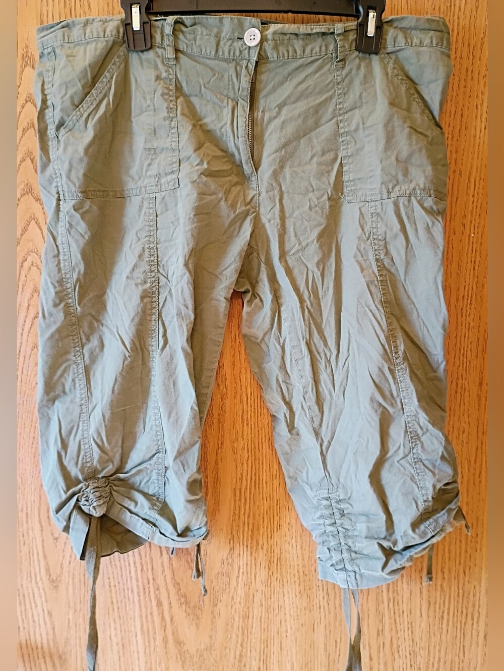 Women's Light Olive Capris with Drawstring Hem